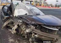 老伯“陽過”后高速逆行撞廢新車 目前已按程序處理