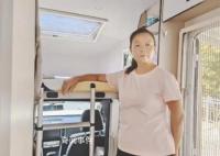 58歲“自駕阿姨”霸氣回應質疑 不想再看任何人的臉色