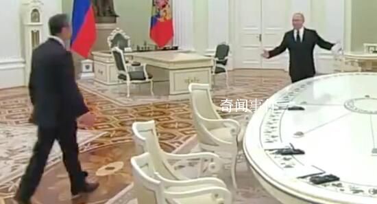 普京張開雙臂歡迎王毅 中俄關系正按計劃發(fā)展