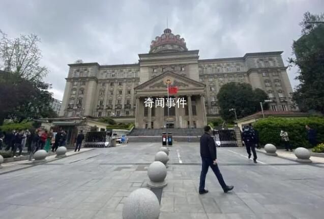 重慶姐弟墜亡案:生父與女友當(dāng)庭翻供
