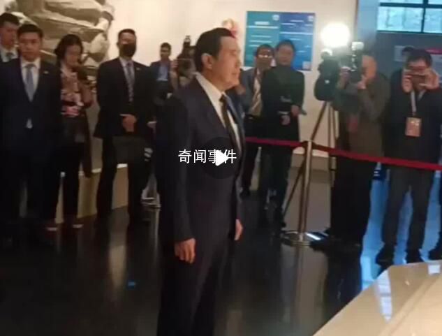 馬英九在四行倉庫西墻前久久佇立 電影《八佰》重現四行倉庫戰役之慘烈
