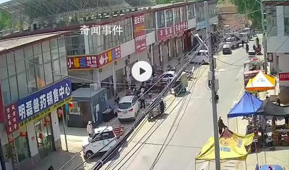 山東一貨車失控撞上對向車和人群 據(jù)傳有13人死亡