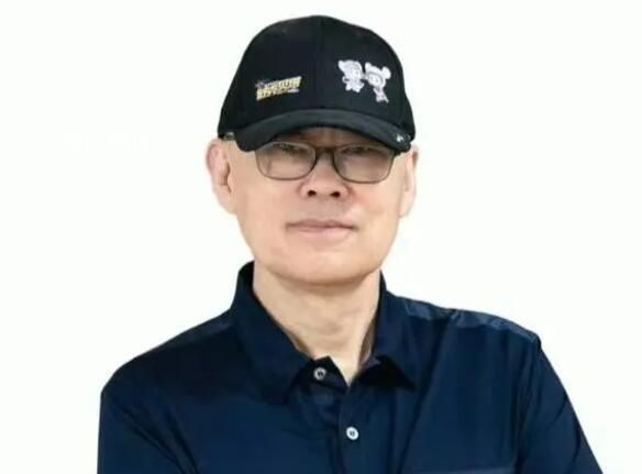 鄭淵潔稱21年維權生活像吃蒼蠅 將不再發表新作