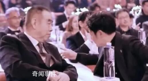 張頌文向陳凱歌介紹高葉 網(wǎng)友紛紛表示感慨