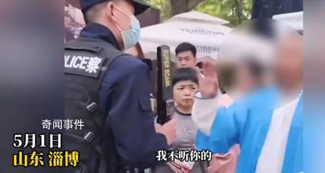 網傳男子穿道士服被攔在燒烤景區(qū)外 引發(fā)熱議