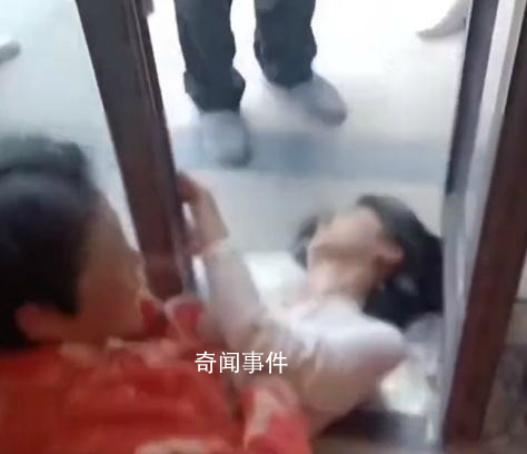 知情人談婆婆將兒媳壓身下數(shù)落 此事引發(fā)廣泛關(guān)注
