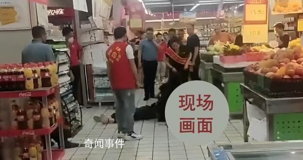 超市女店員制伏行兇者現場曝光 具體情況還要以警方調查的結果為準