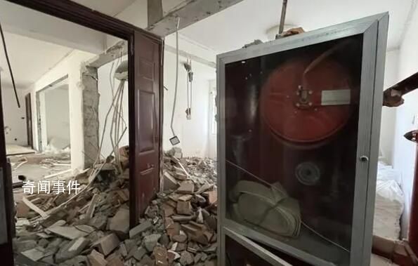 社區(qū)回應(yīng)一層6戶墻面被砸穿 住建部門(mén)核實(shí)未砸承重墻