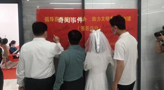 為愛“輕裝上陣” 入鄉(xiāng)未必要隨俗