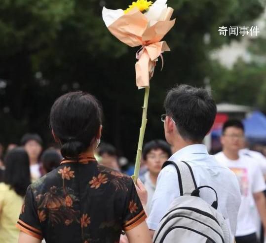 考點聽力設備故障 僅對部分考生重播