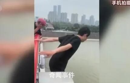 跳河救人小哥說大家給我的太多了 感動一座城后稱獎勵太重了