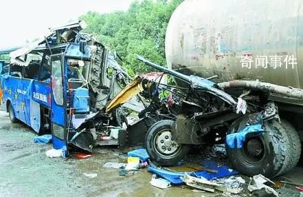 安徽車禍10死6傷 7人被追究刑責(zé)