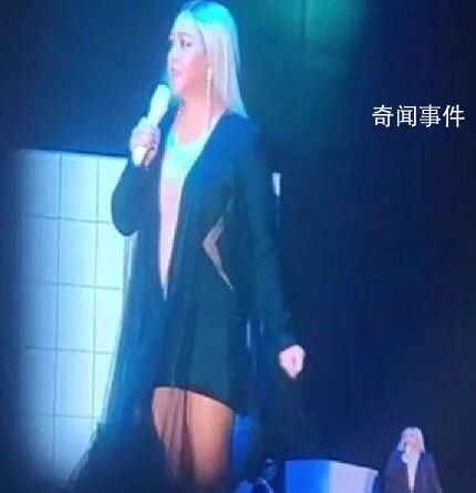 張惠妹演唱會上唱李玟的歌 由于沒有拿到版權只能淺淺的唱一句