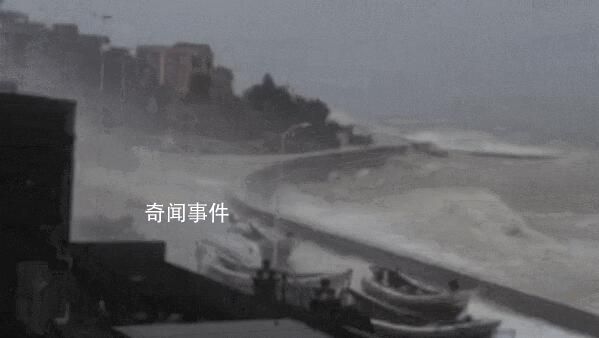 泉州海峽體育館屋頂被臺風掀翻 主體結構完好