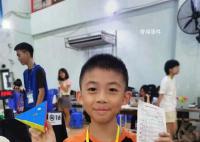 江蘇8歲男孩破魔方亞洲紀錄 世界排名從38名躍升至第8名