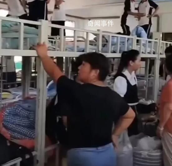 學校回應宿舍床鋪緊挨無縫隙 河南禹州市韓城中心學校因宿舍床鋪擺放問題引發爭議
