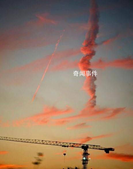 上?，F不明飛行物 似火球般墜落