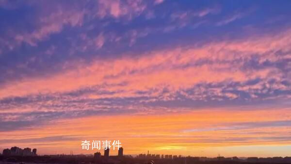 北京晚霞?jí)衙乐翗O 絢爛壯觀
