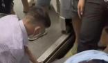 上海地鐵又現乘客被卡事件 所幸乘客并無大礙