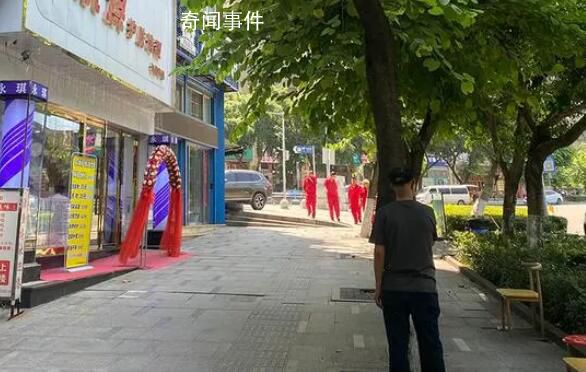 安排女生給男賓洗澡?門店回應(yīng)