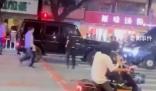 奔馳頂撞特警車輛 司機(jī)涉醉駕被刑拘