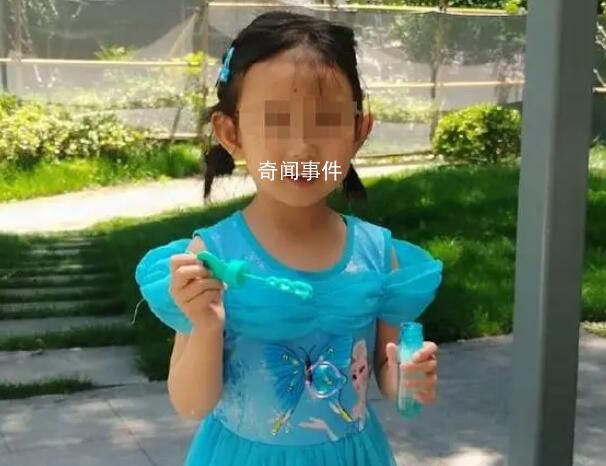 上海4歲女童海灘走失已超40小時(shí) 目前家人及警方都在擴(kuò)散消息尋找中