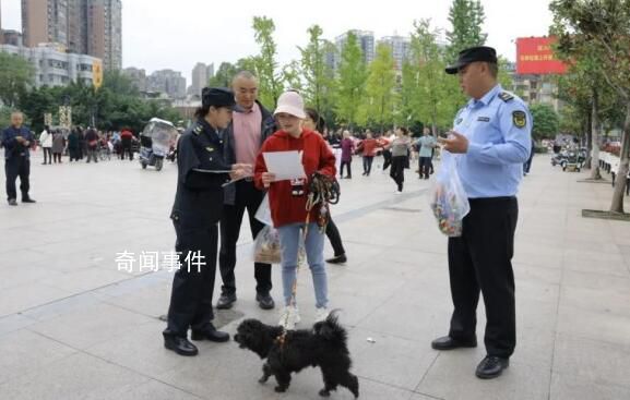 全國多地免費(fèi)發(fā)放牽狗繩 送您一條牽引繩出門要記得牽好哦