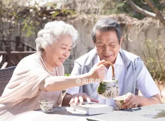 年輕人為何愛上老年消費 引發(fā)網(wǎng)絡熱議