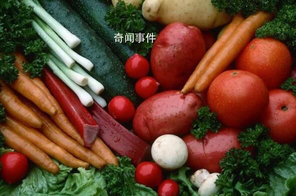 多地蔬菜低價(jià)賤賣無人采收 有的農(nóng)民直接翻地