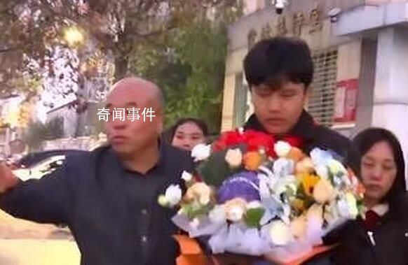 兒子回家 億萬富豪設宴感恩社會