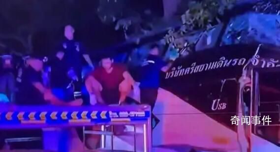 泰國(guó)旅游大巴發(fā)生車(chē)禍 致16人死亡