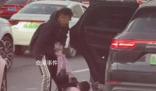 交警回應(yīng)男子將女子幼兒強拽下車 危險違法