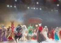 楊麗萍團隊跳科目三 引發(fā)熱議