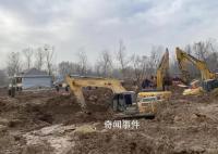 震后被泥沙淹沒的村莊:泥漿結冰