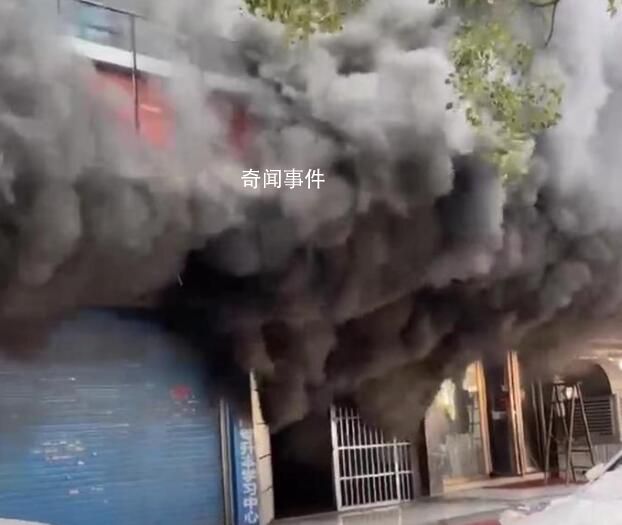 新余火災(zāi)現(xiàn)場距學(xué)校僅一墻之隔 事故已造成39人死亡9人受傷