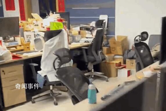 男子記錯開工時間 提前1天去上班