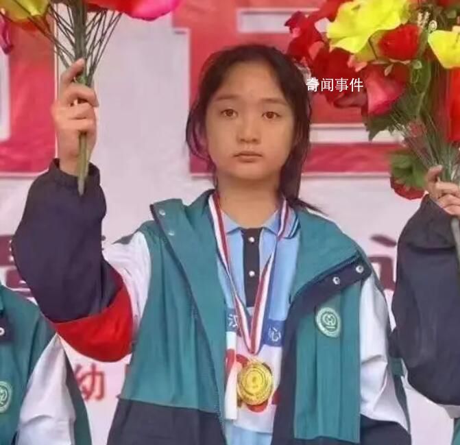 13歲女孩失蹤前監(jiān)控曝光 目前警方正在開展工作