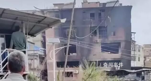 超市起火致一家5口遇難 相關人員正在現場處理